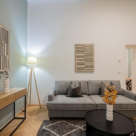 Charming Apt Perfect For 4-6 Tram, Self-Checkin Vienna Luaran gambar