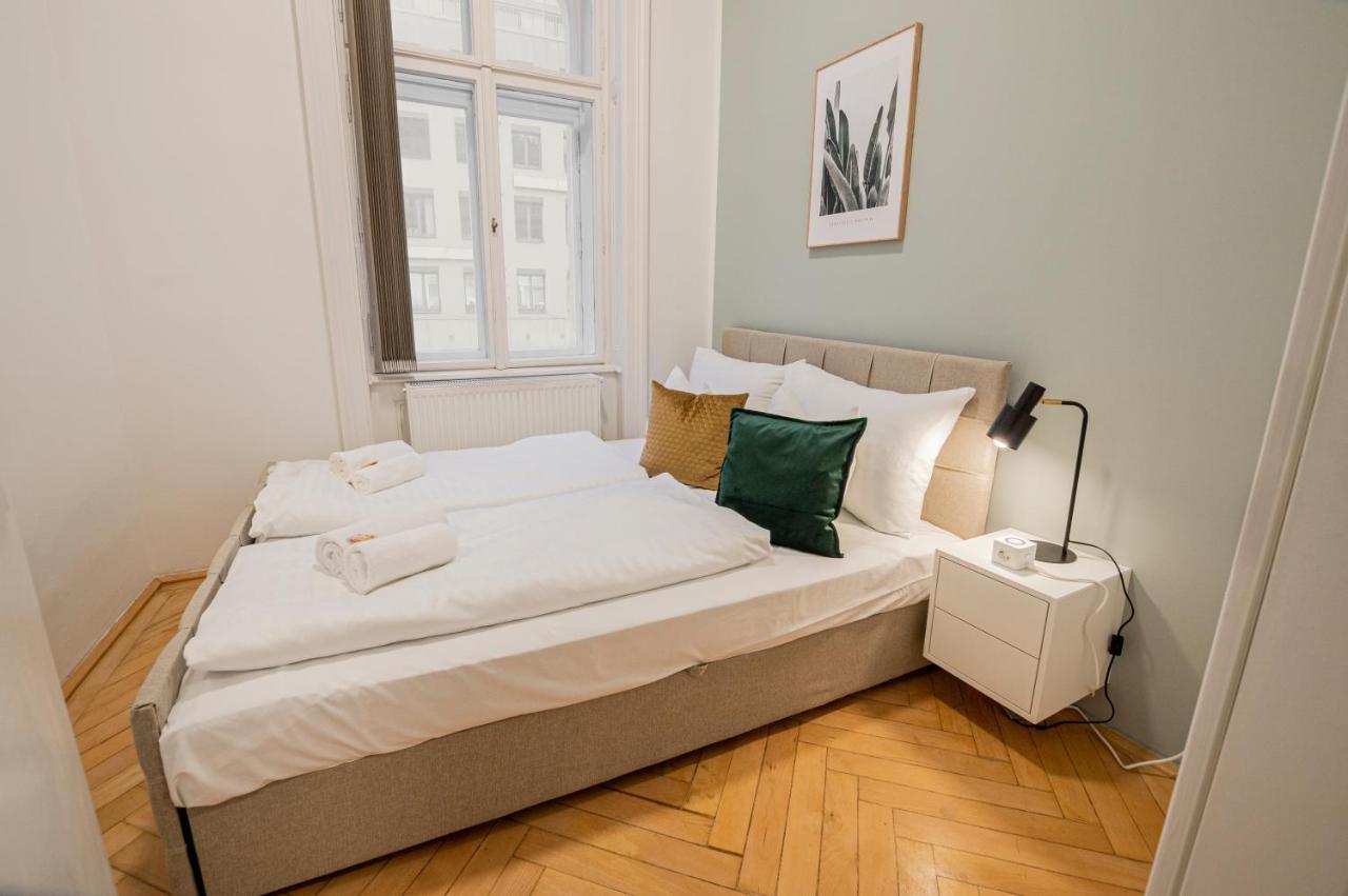 Charming Apt Perfect For 4-6 Tram, Self-Checkin Vienna Luaran gambar
