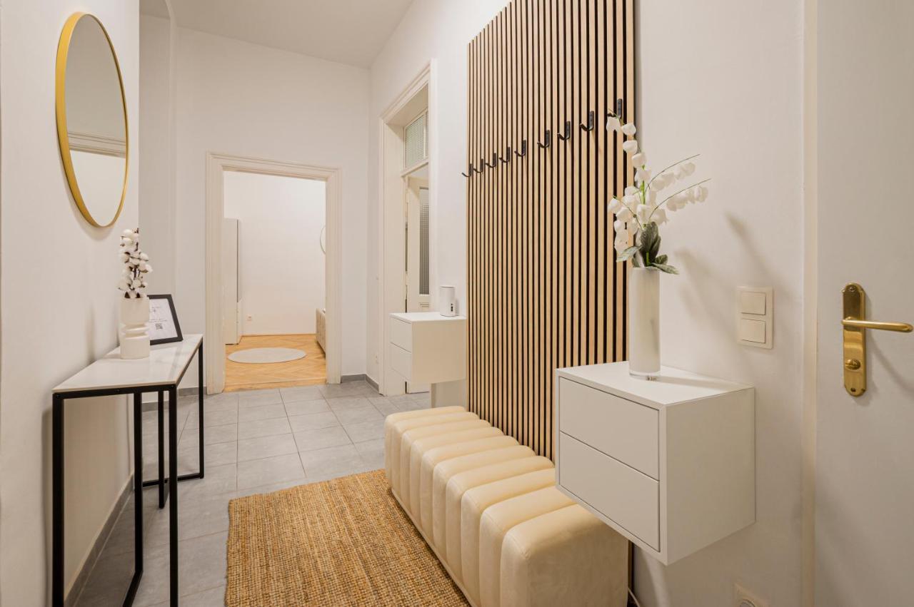 Charming Apt Perfect For 4-6 Tram, Self-Checkin Vienna Luaran gambar